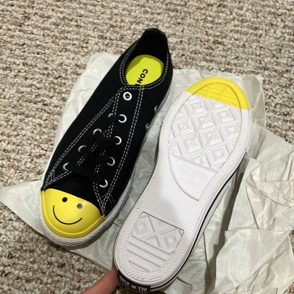 Converse Chuck Taylor All Star Low 'Smiley Face - Black' 665707C big kids US 4 - Picture 11 of 13